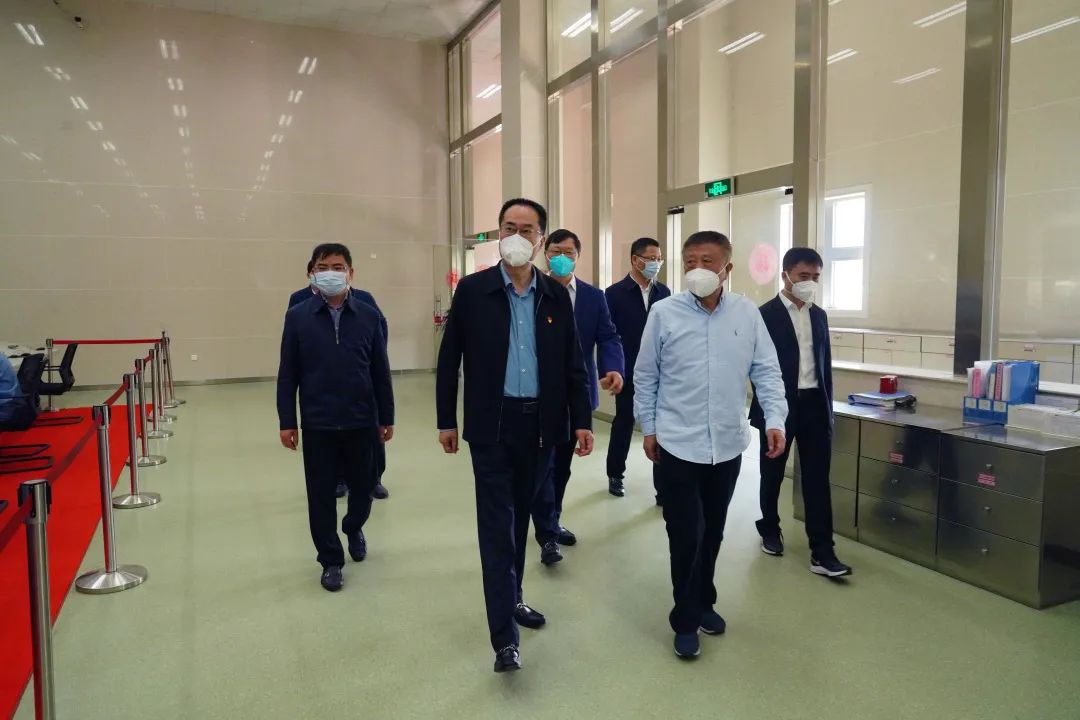 2022年4月21日上午，張家港市委書記韓衛(wèi)一行來到華昌化工走訪調研